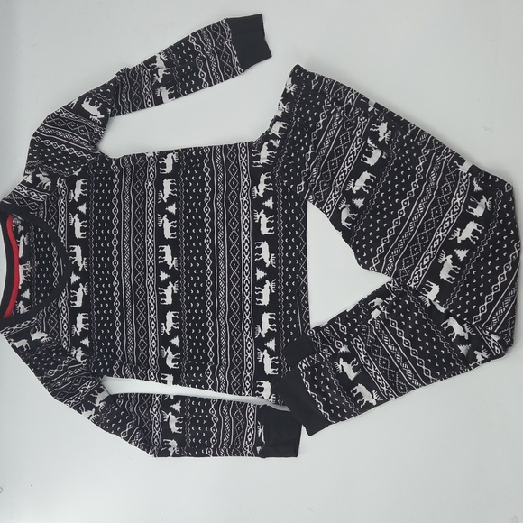 Cuddl Duds Black and White Velour Pajamas - Picture 16 of 16